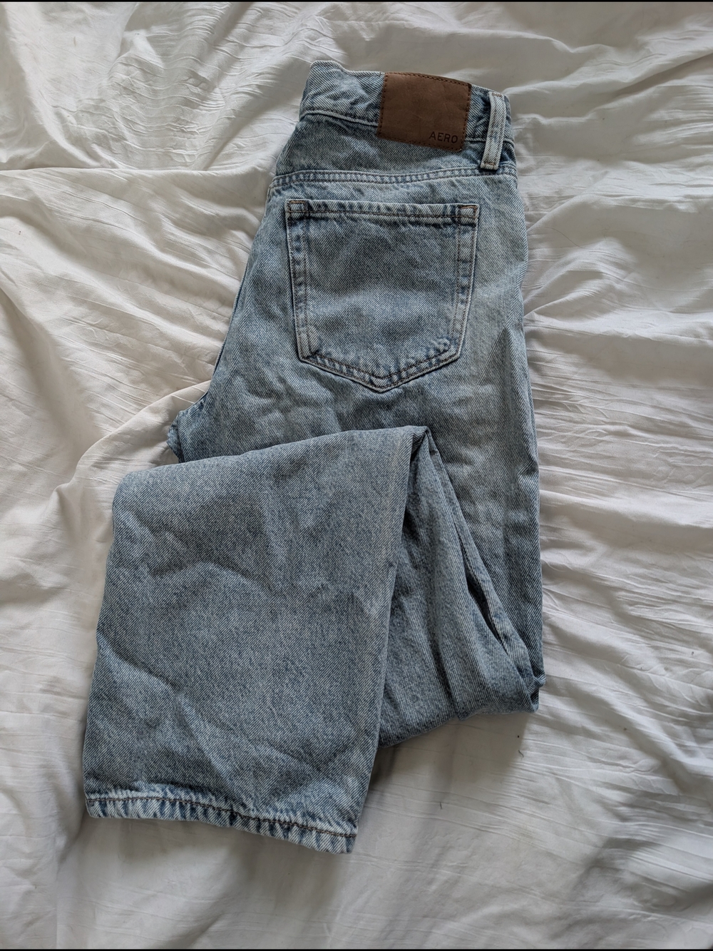 Aeropostale Light Wash Low Rise Baggy Relaxed Womens Jeans